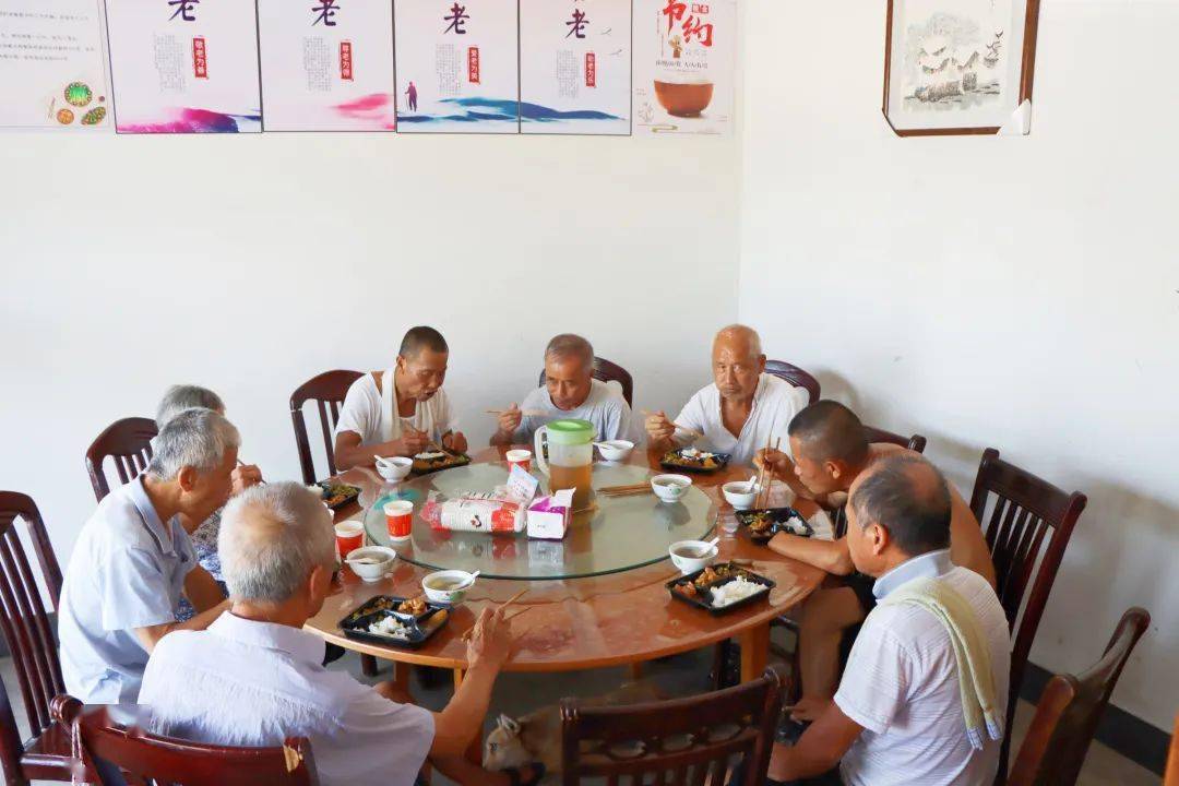 食事暖民心涇縣黃村鎮老年助餐點讓老人吃上暖心飯