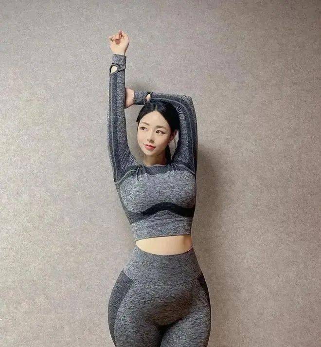 韩国微胖女神健身图片