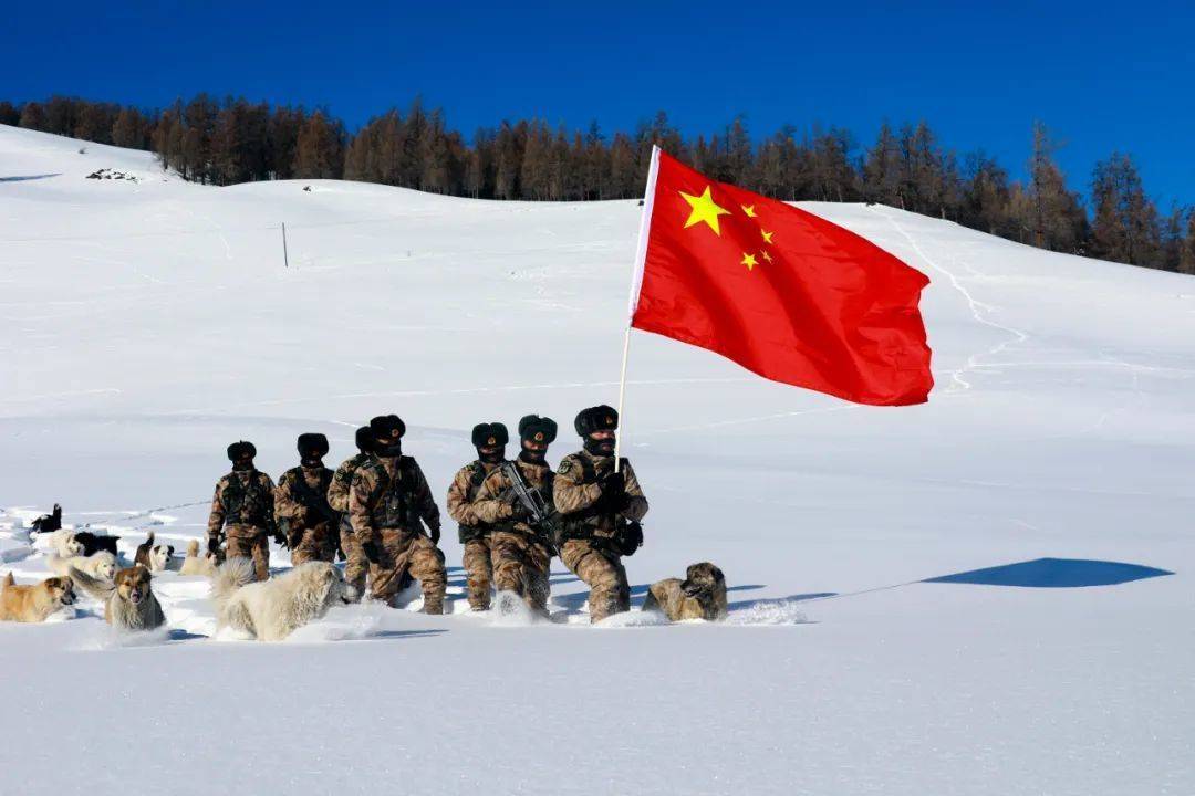 守卫国门,戍守边疆原始密林,山崖绝壁,冰封雪山……他们用生命捍卫