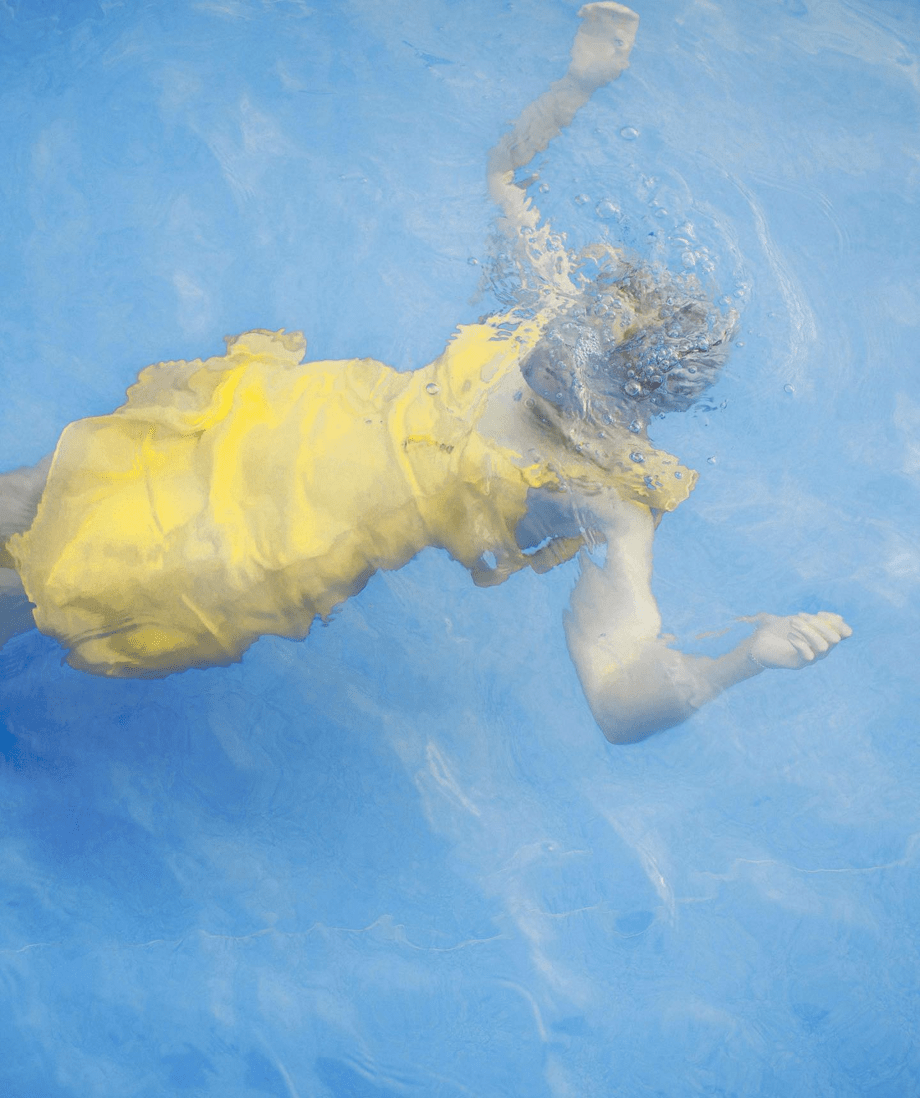 油画般的美,水下游泳的小姐姐被拍得很美_marta_syrko_艺术