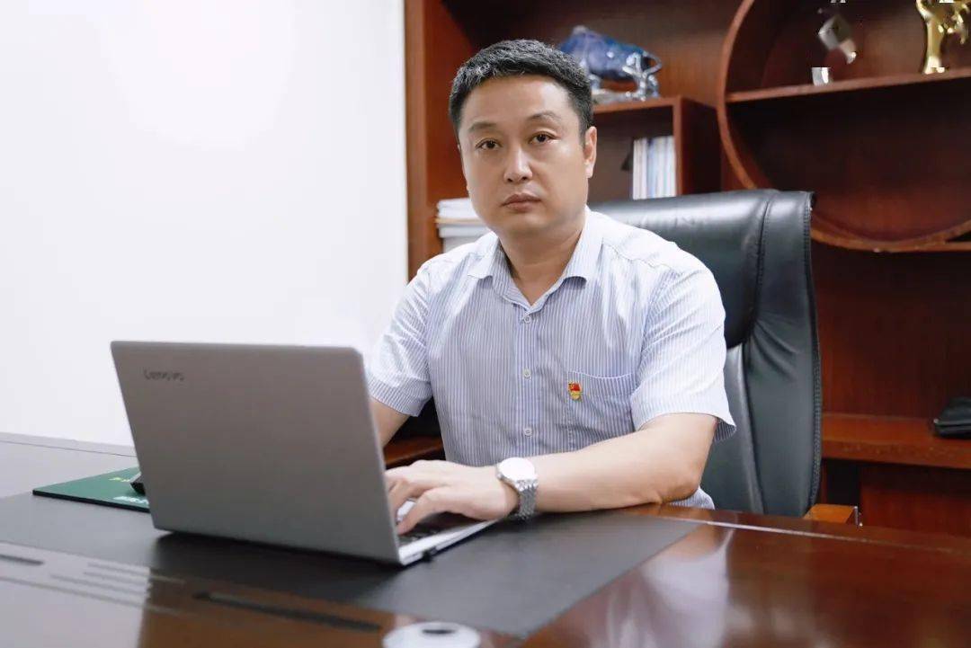 三人草创到万人集团,从崭露头角到行业"黑马",绿清服务在陈中的率领下