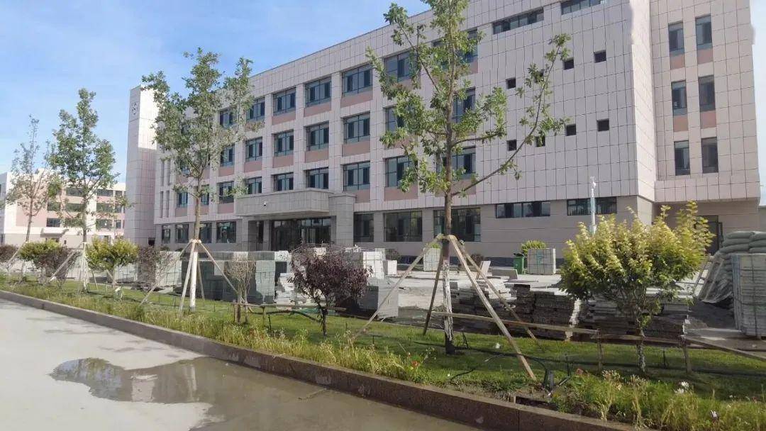 踏上新征程赶考再出发五家渠第四中学九月投用