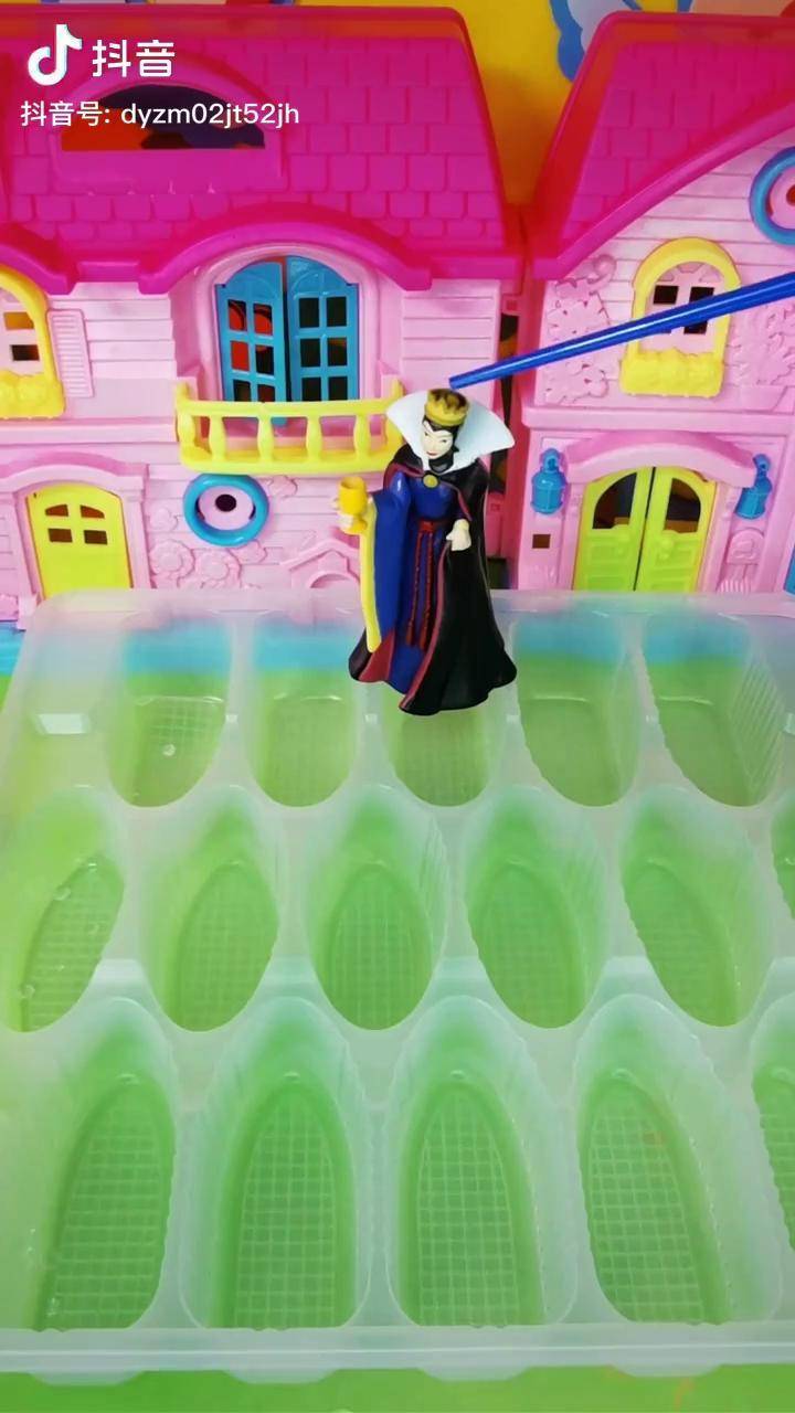 可可梦幻屋 可可梦幻屋小游戏 王后换了大房子玩具视频_可可_大房子