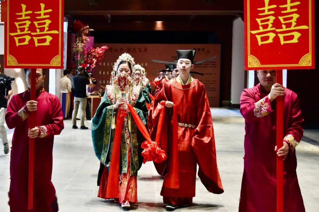 浙江有礼风雅桐行丨桐乡举办宋韵集体婚礼引领移风易俗新风尚