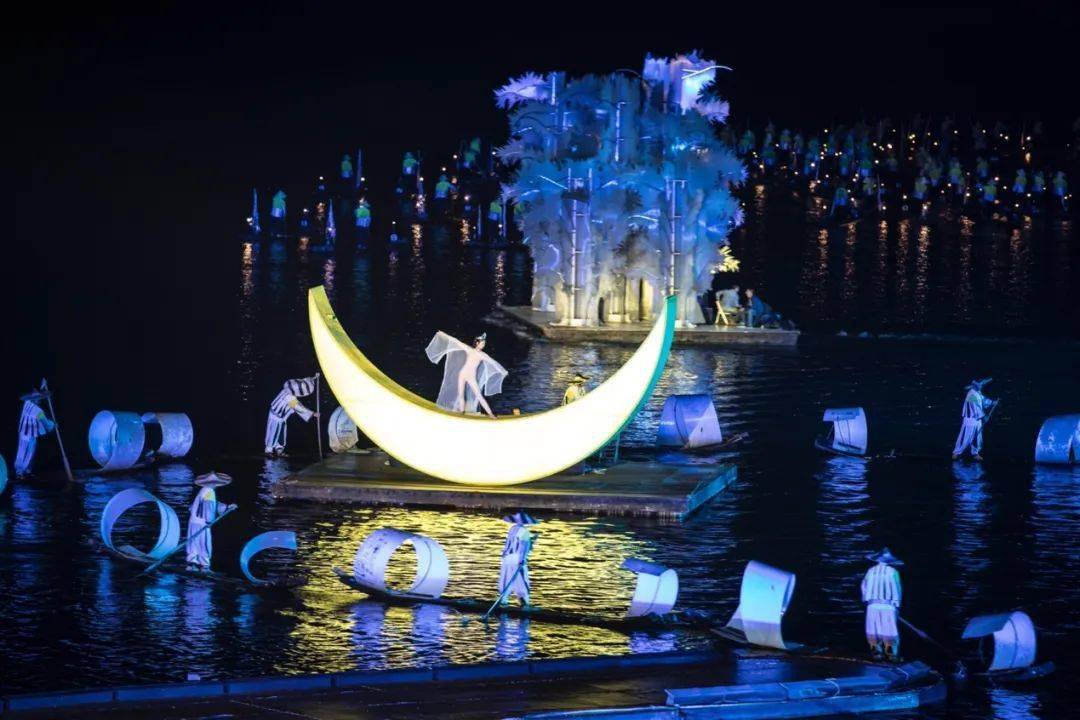 文旅融合背景下旅游演艺的沉浸式演进走向_舞台_演出_观众