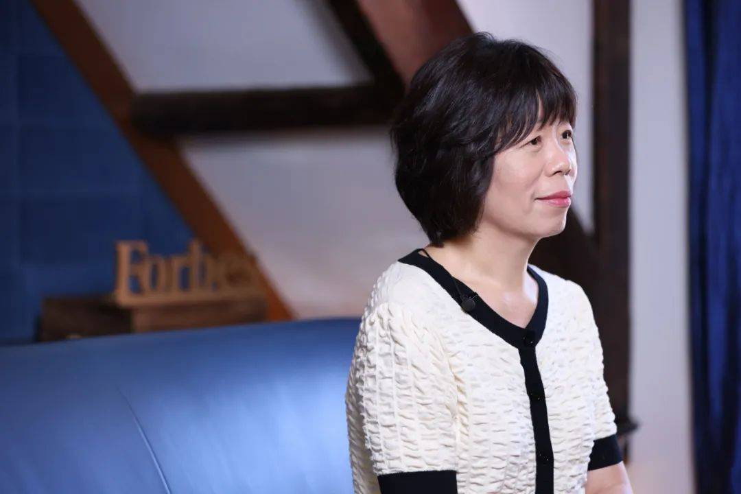 王来春介绍了立讯以及中国的制造企业如何通过智能制造实现产品能力