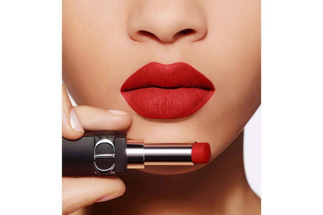 迪奥推出新款口红，全28个色号（内含模特试色）​_Dior_Forever_Rouge