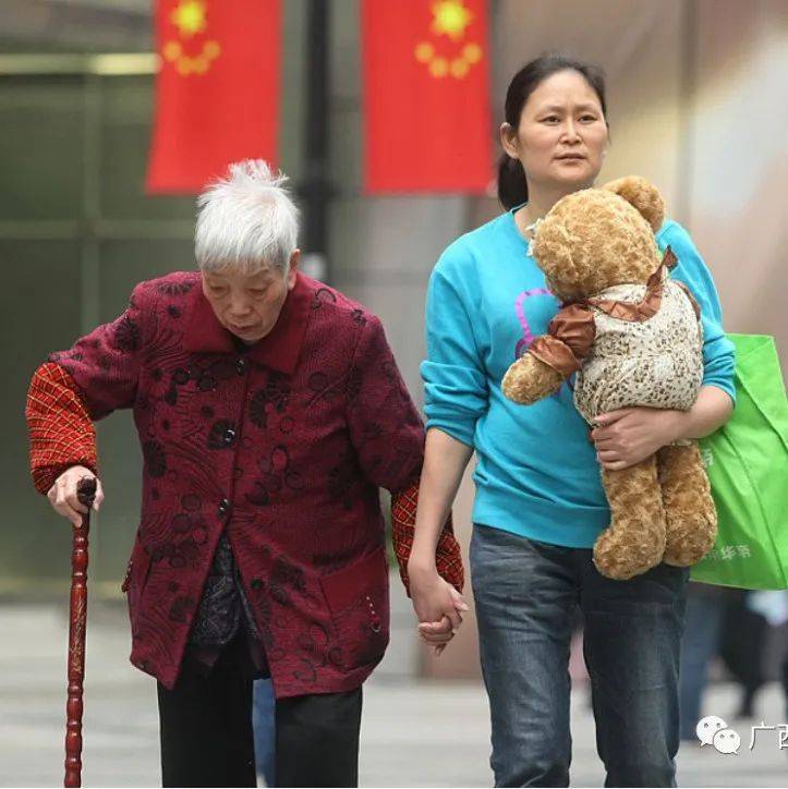 赶紧转给家人看！广西很多老年人被骗，警惕这些套路→诈骗养老詹某为 0327