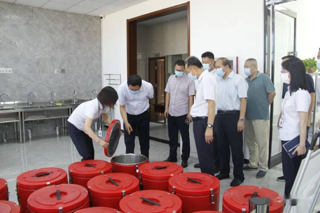 漯河市交通运输局党组书记闫沛深入公交集团调研_场站_线路_管理