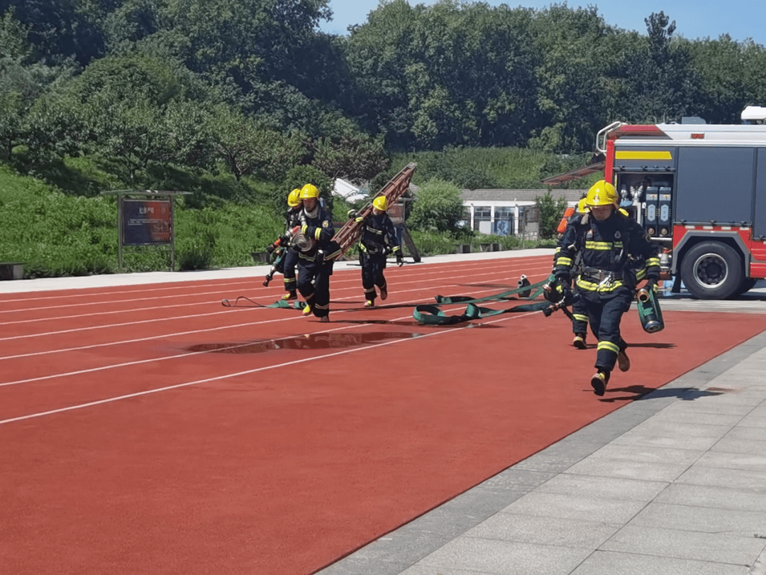 争做小小消防员致敬最美火焰蓝