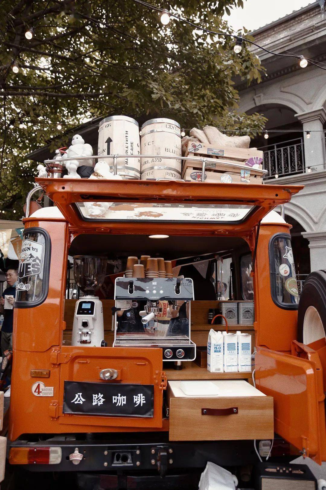 地摊经济火爆,创业做移动咖啡车应该准备什么?