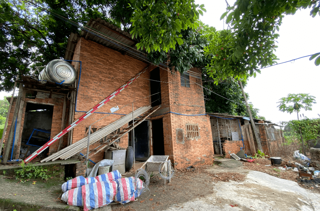 用于拦洪蓄水和调节水流常年水域面积为1500平方米茅岗水库位于仙村镇