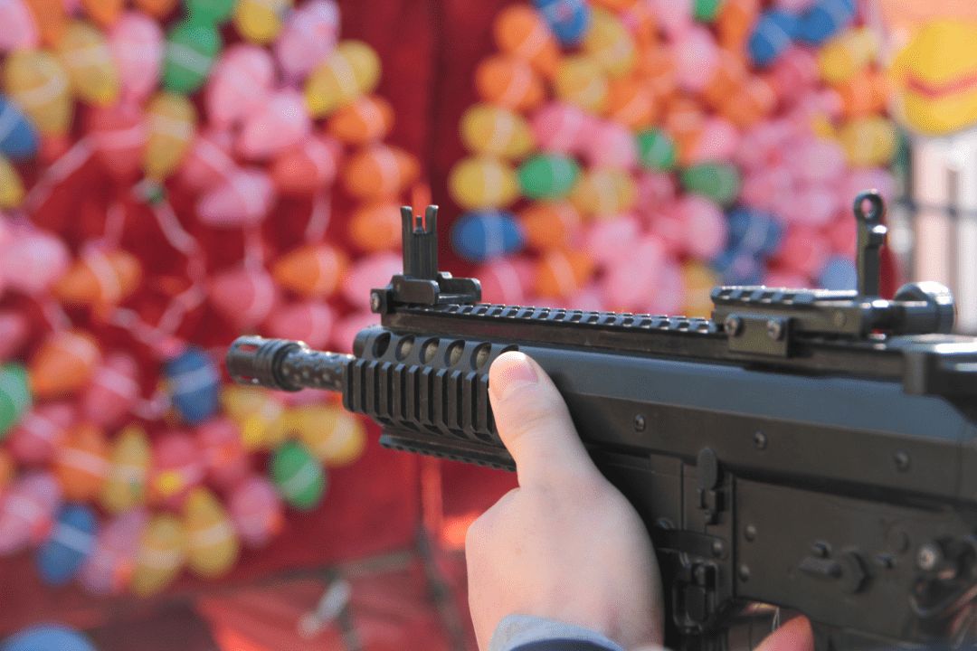 来访客户每人可免费领取500发子弹,进行水弹枪射击体验,时间不限.