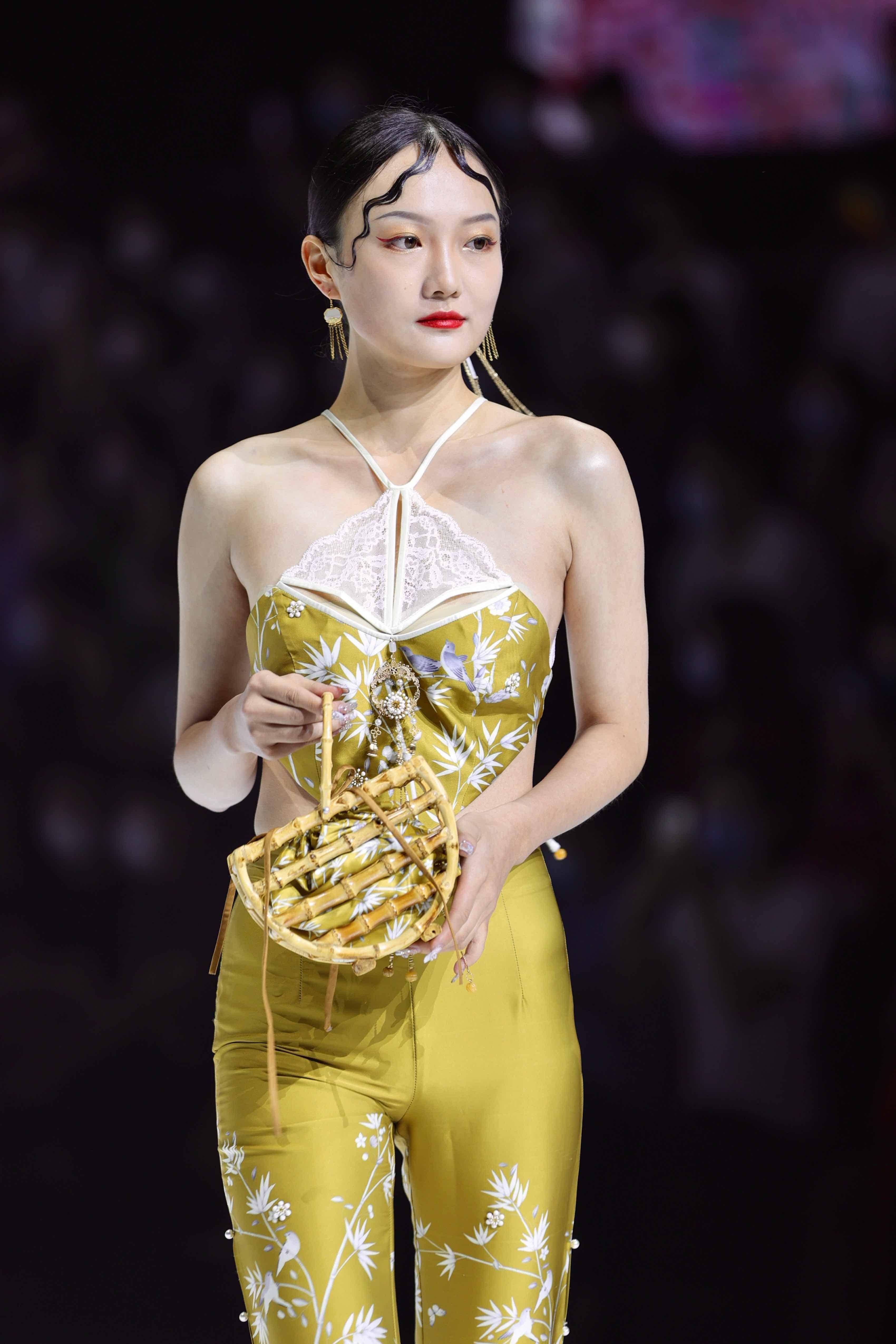 「视频」深圳迎时尚产业复苏首展,中国内衣文化周启幕