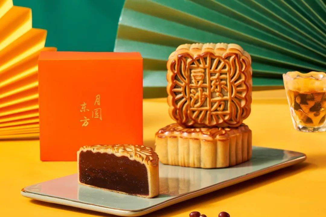 东方橘皮豆沙月饼720g2022年全新呈现的橘皮豆沙月饼,礼盒设计以橙色