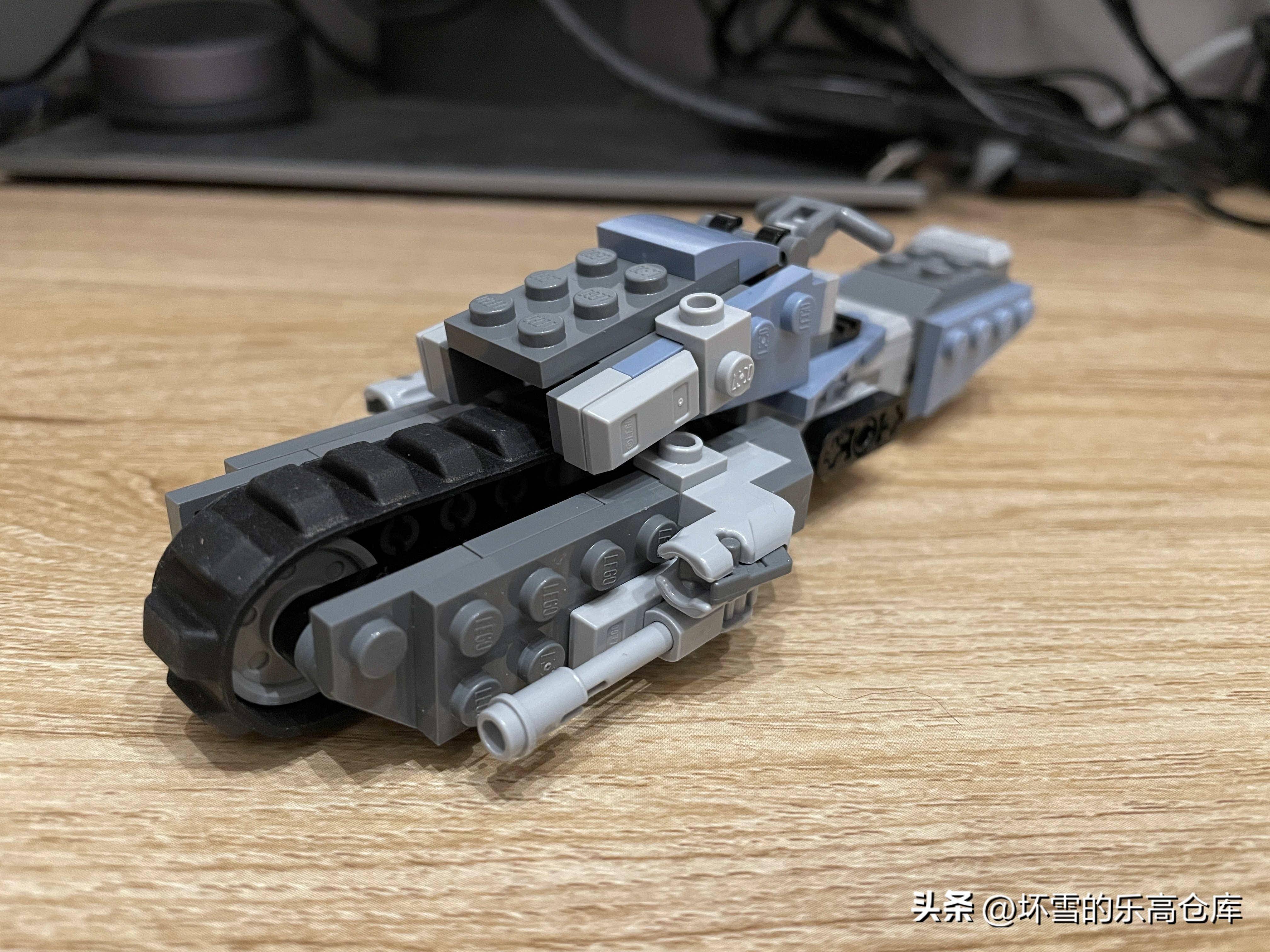 低配星战飞艇激战桥段复刻——乐高75250帕萨纳飞艇追击_er_套装_摩托