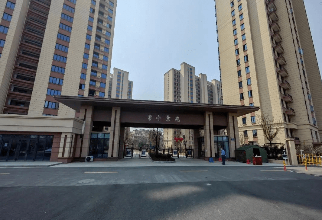 常宁景苑小区内230只地下产权车位拍卖:①普通地下车位213只(含充电