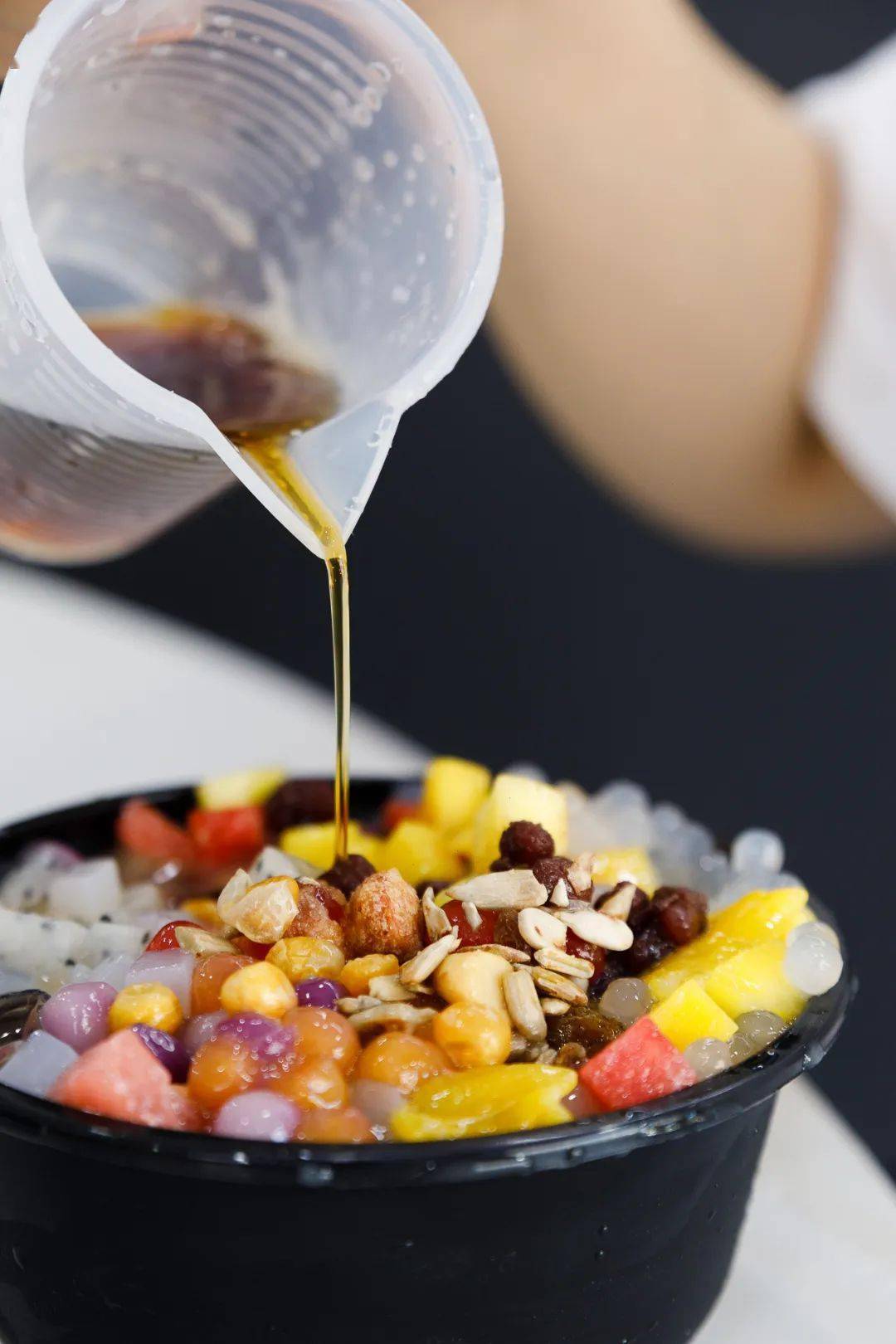 校门口8蚊一碗潮汕刨冰堆满了15种料