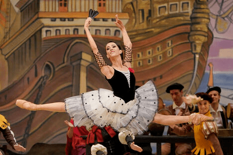 巴托耶娃:俄罗斯马林斯基剧院新任首席芭蕾舞演员_娜杰_友大_全球