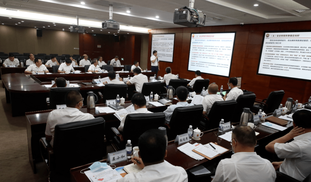 8月2日到4日,中国石油塔里木油田公司执行董事,党工委书记沈复孝一行