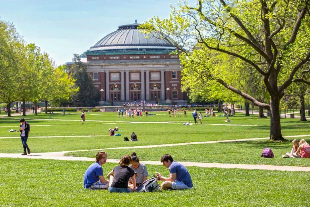 密西根大学的体育管理(sports management)设置在运动人体科学学院