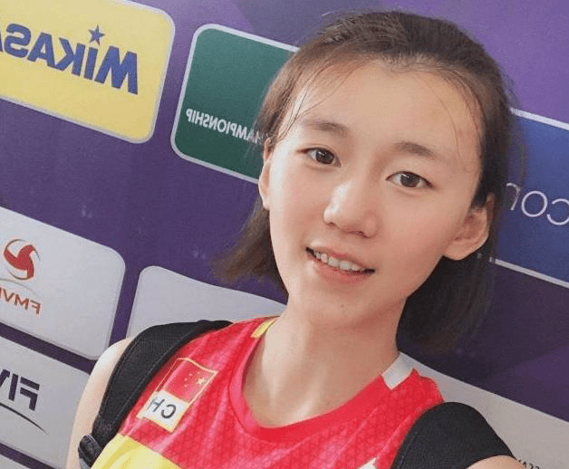 铁力姑娘王艺竹入选_中国女排_女排世界杯_国少