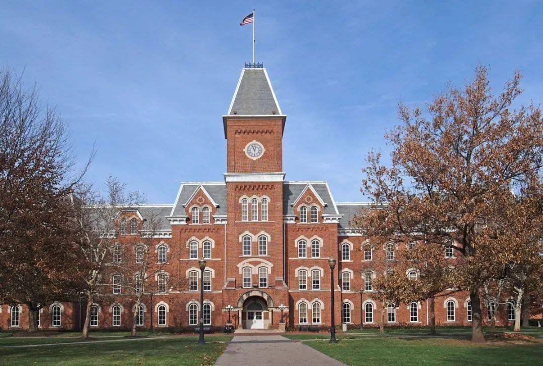 密西根大学的体育管理(sports management)设置在运动人体科学学院