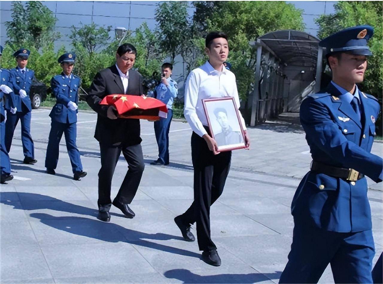 1965年,廉宝生"叛逃"台湾,被骂叛徒,为何26年后被追封为烈士_李显斌