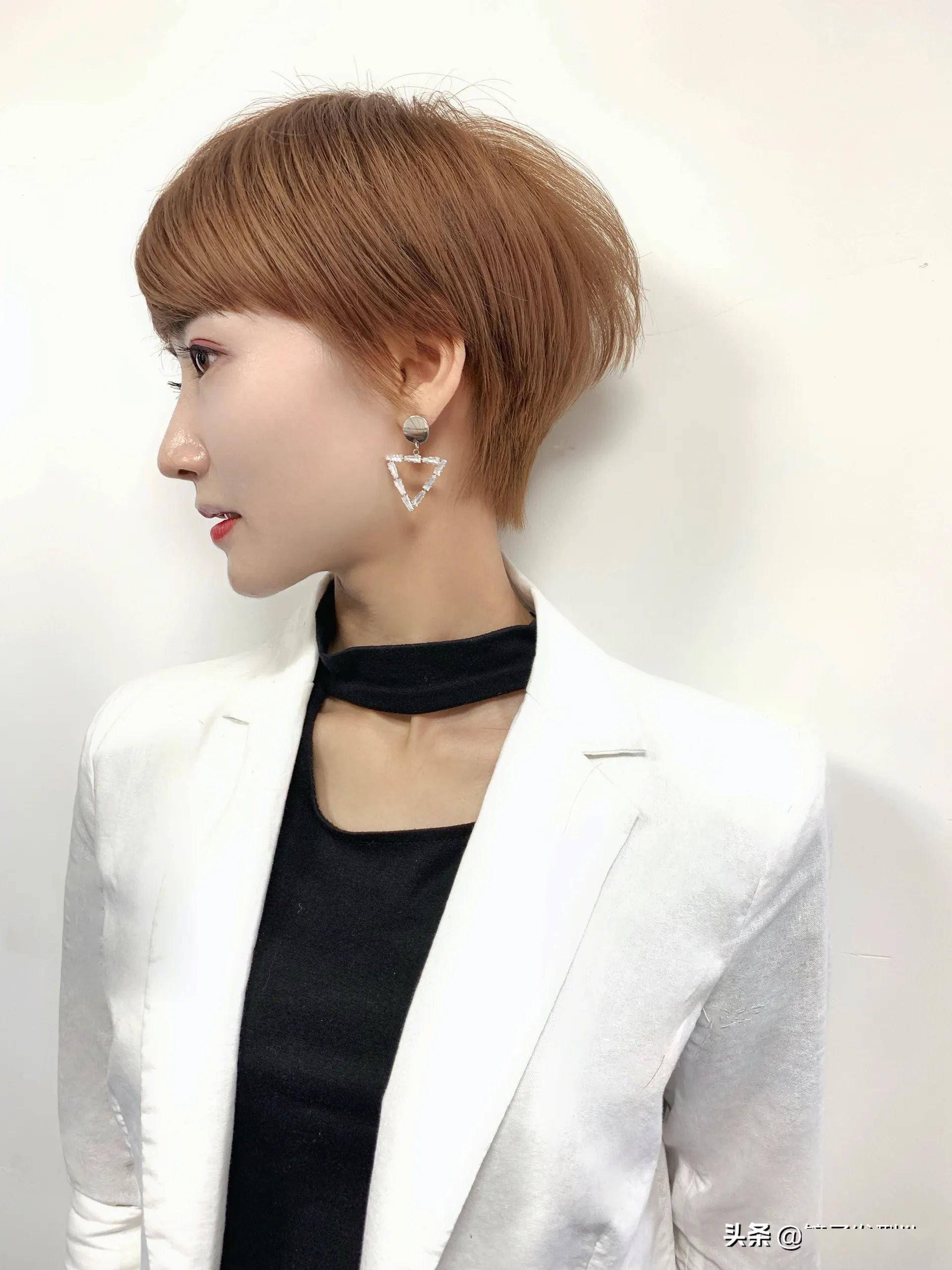 最美女发17款,不分长和短,全都很时尚_造型_发型_短发