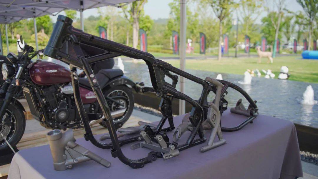 23980元起 汉威重磅发布b50/yp500/b40三款中量级巡航