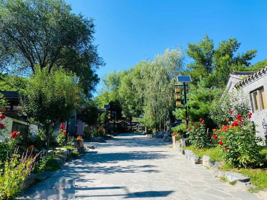 门头沟深山中一个美出天际的山村!有吃有住有的玩儿!好多人都不知道!