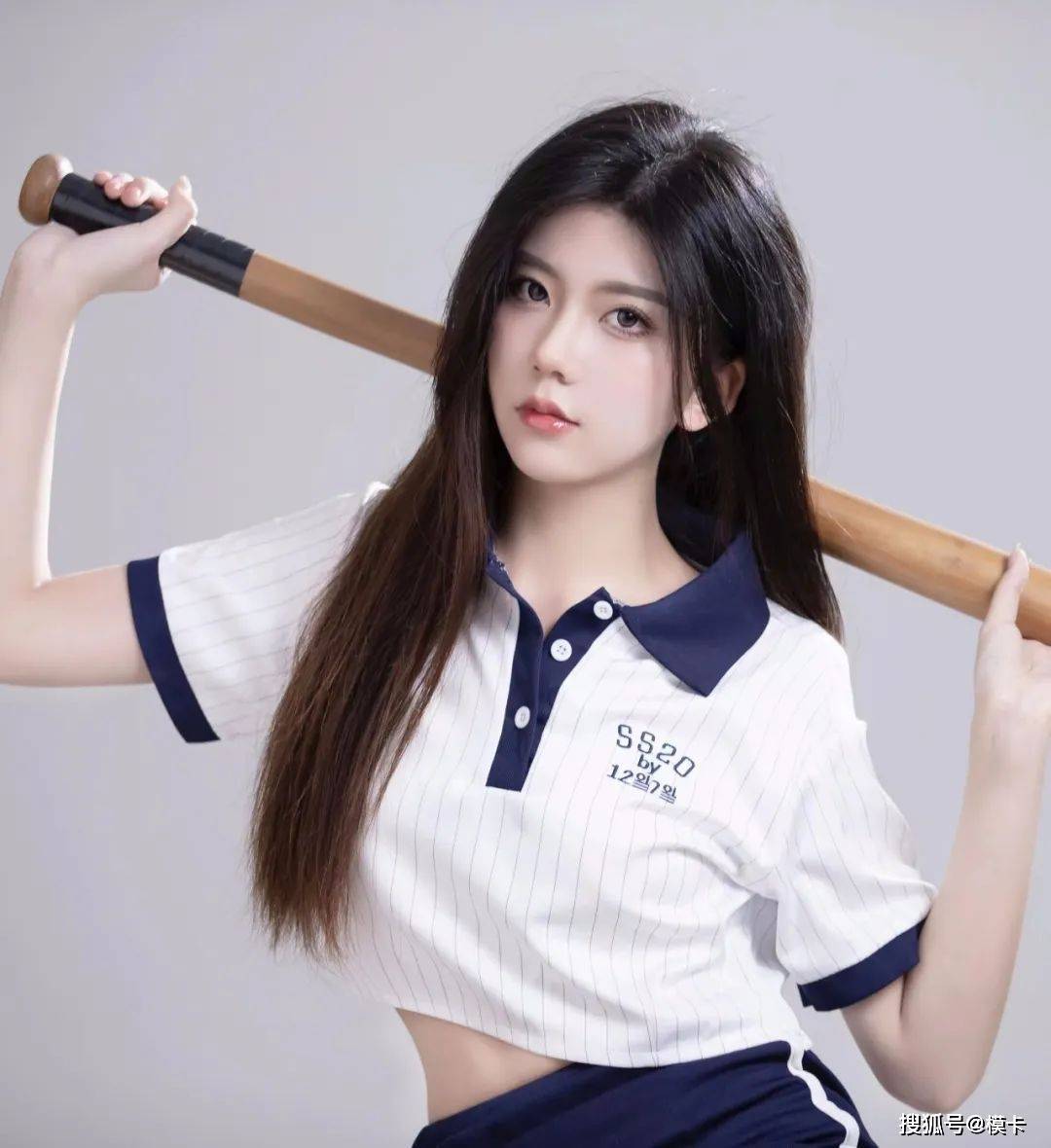 bonnie:21岁,上海模特,爱好广泛,风格多样_嘉宾_通告_什么