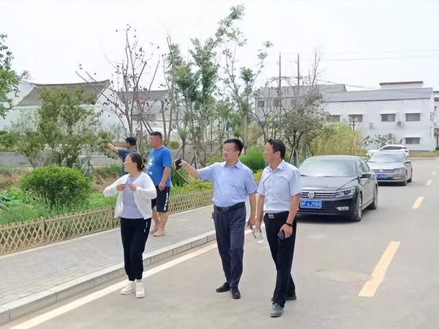 浚县县委书记王海涛一行深入小河镇指导巩固拓展脱贫攻坚成果等工作
