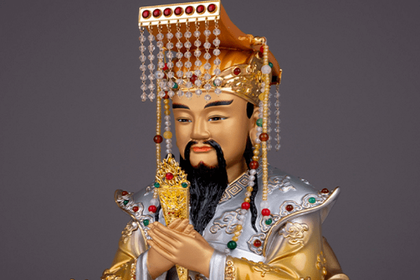 玉皇大帝派出了千里眼和顺风耳前去南天门观察情况,二位天神告诉玉帝