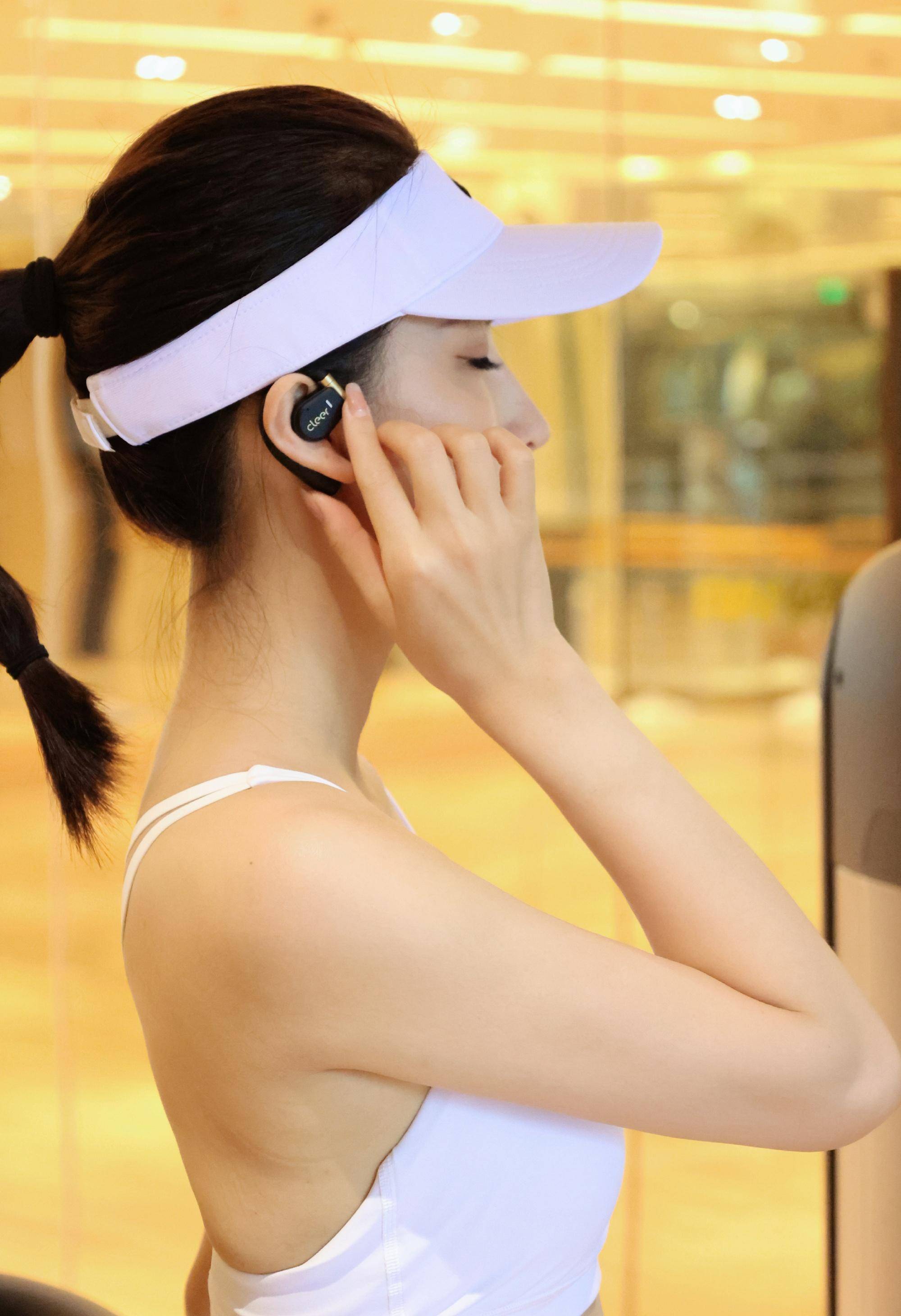 中国旅游小姐赛区冠军王晓娜晒最新健身写真,身材苗条,皮肤白润_照片