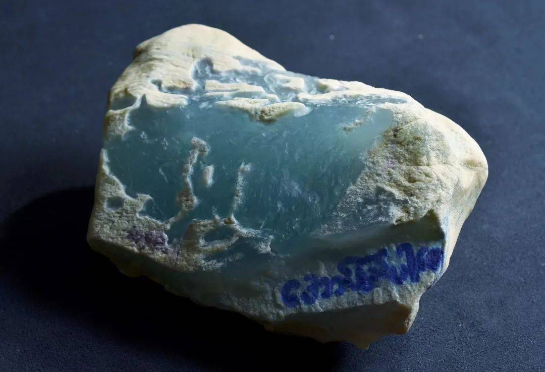 刀砍钝拿下报价500万天空蓝,用它做点什么好呢?求解_西沙_料子_翡翠