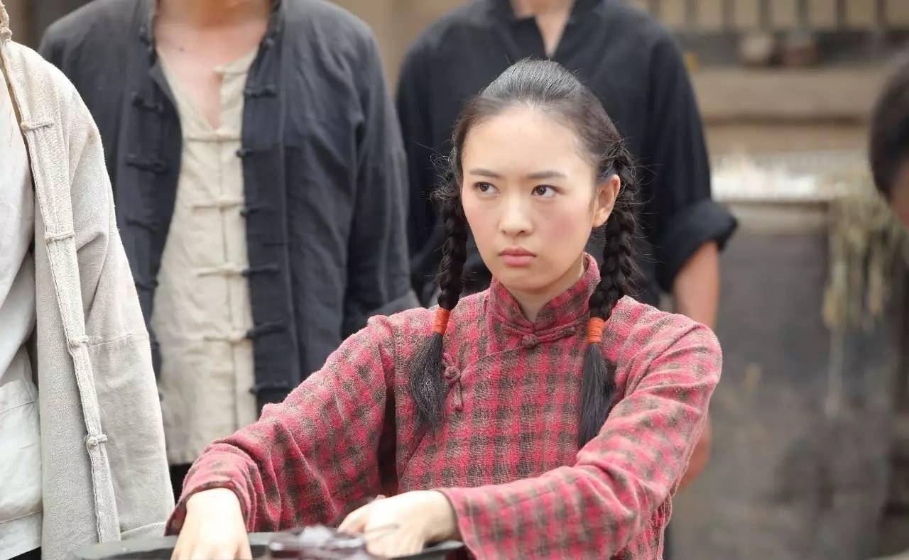是和黄渤合作的《民兵葛二蛋》,她在其中饰演"孟喜子",一个性格直爽