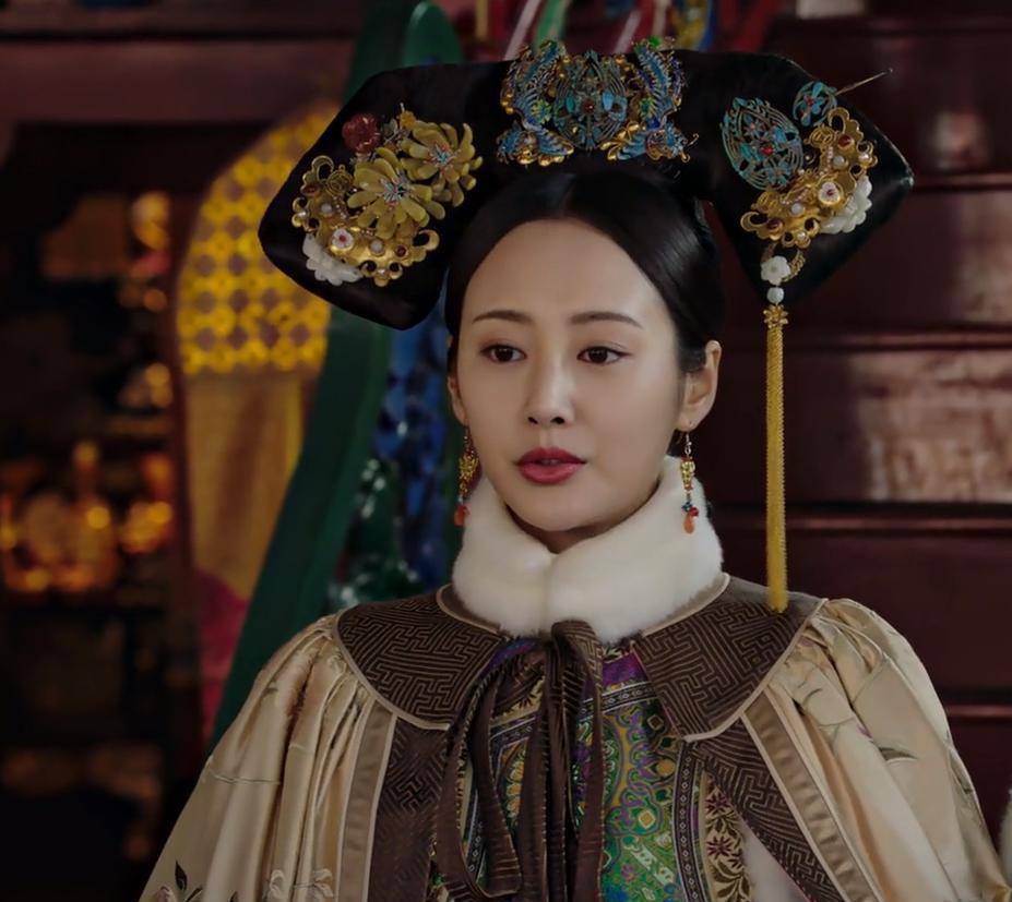 同年晋封为令嫔;乾隆十三年,晋封为令妃;乾隆二十四年,晋封为令贵妃