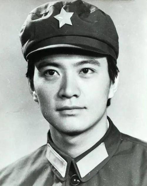 《夜上海《我们的田野《高山下的花环《人生《炮兵少校》