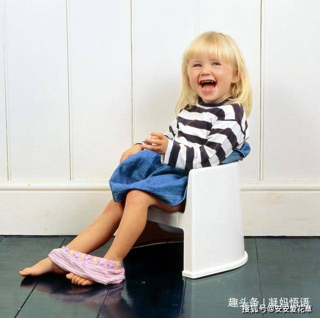 如厕训练不当,孩子身心受伤害,戒纸尿裤找准时机才