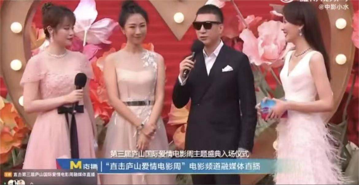 太甜了！孙红雷携妻子走红毯，分享爱情启蒙经历_王骏迪_电影_活动