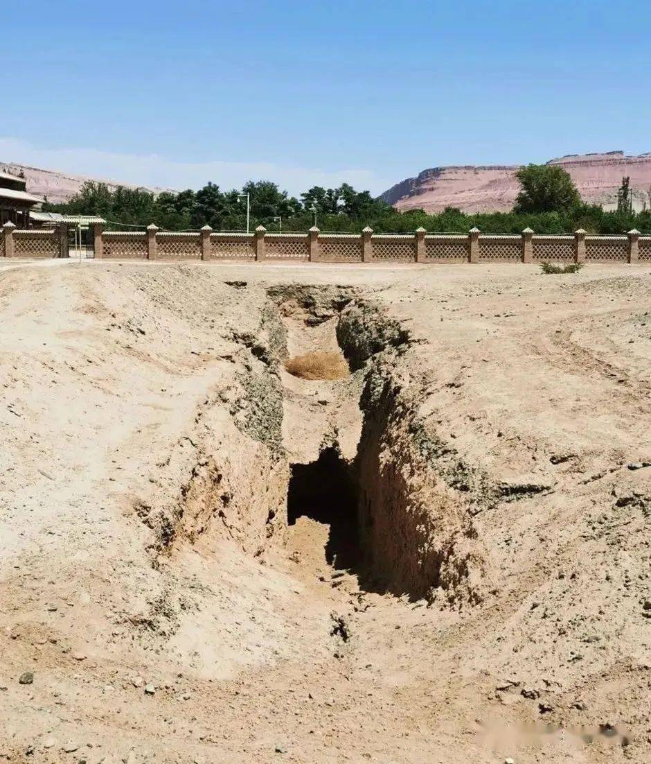 吐鲁番阿斯塔纳古墓群_高昌_墓室_墓穴