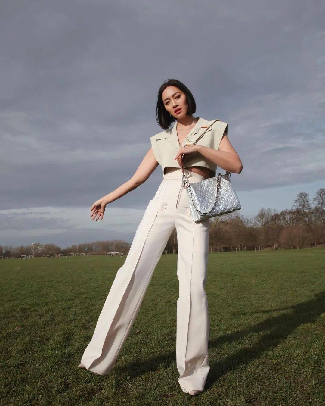 每个女人都要学会"三七分"穿法_上衣_身材_比例