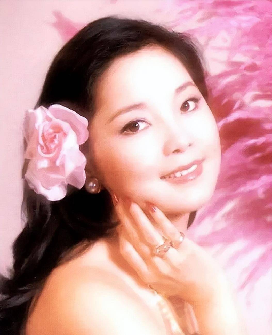 27年前,邓丽君在泰国去世,与她定下婚约的保罗,如今怎样了?