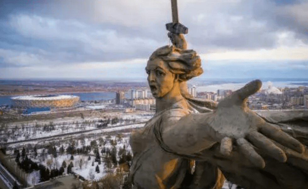 俄罗斯胜利者母亲雕塑图片
