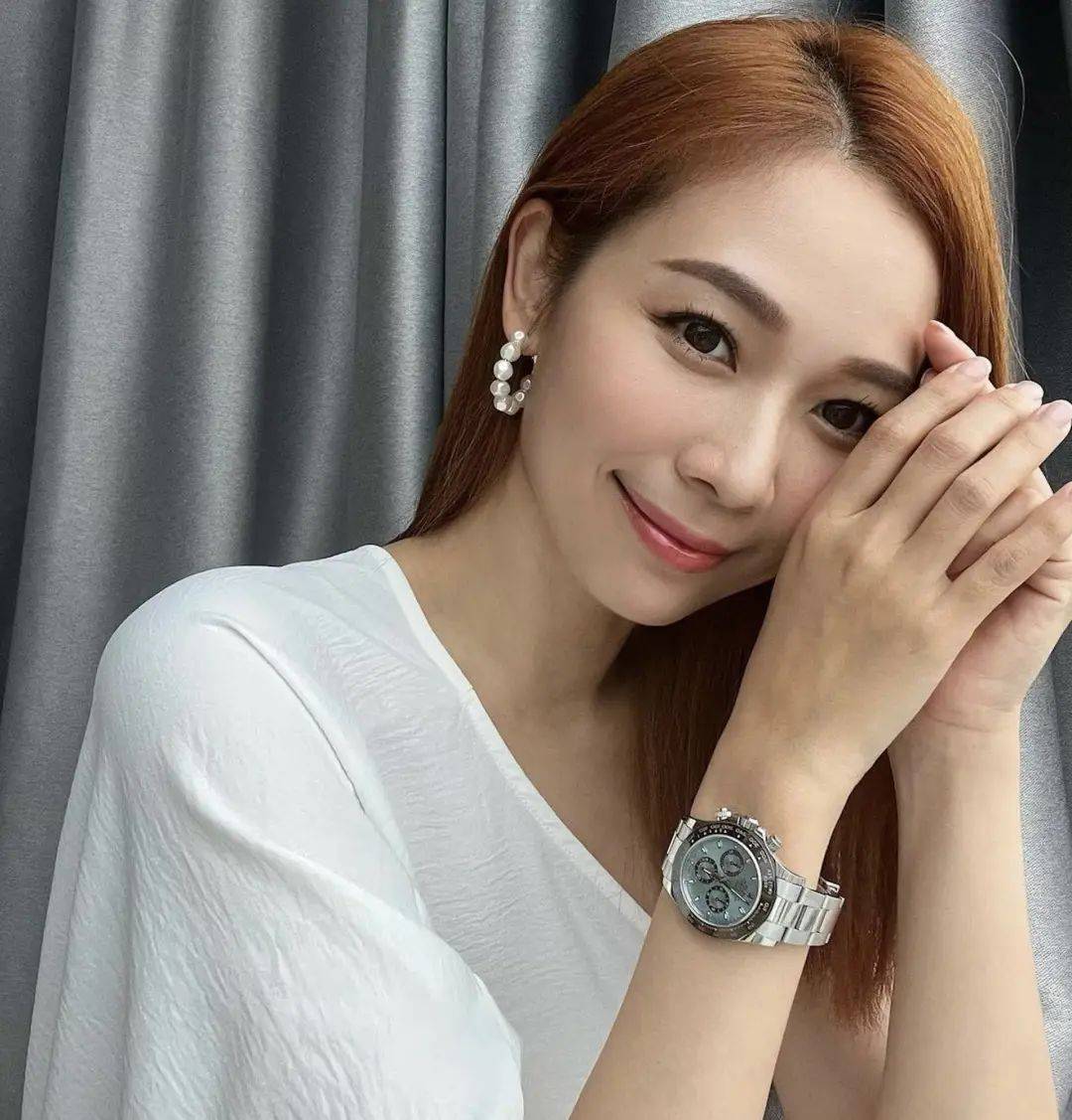 tvb前知名长腿女神低调炫富,戴百万名牌手表_杨秀惠_美容_成为了