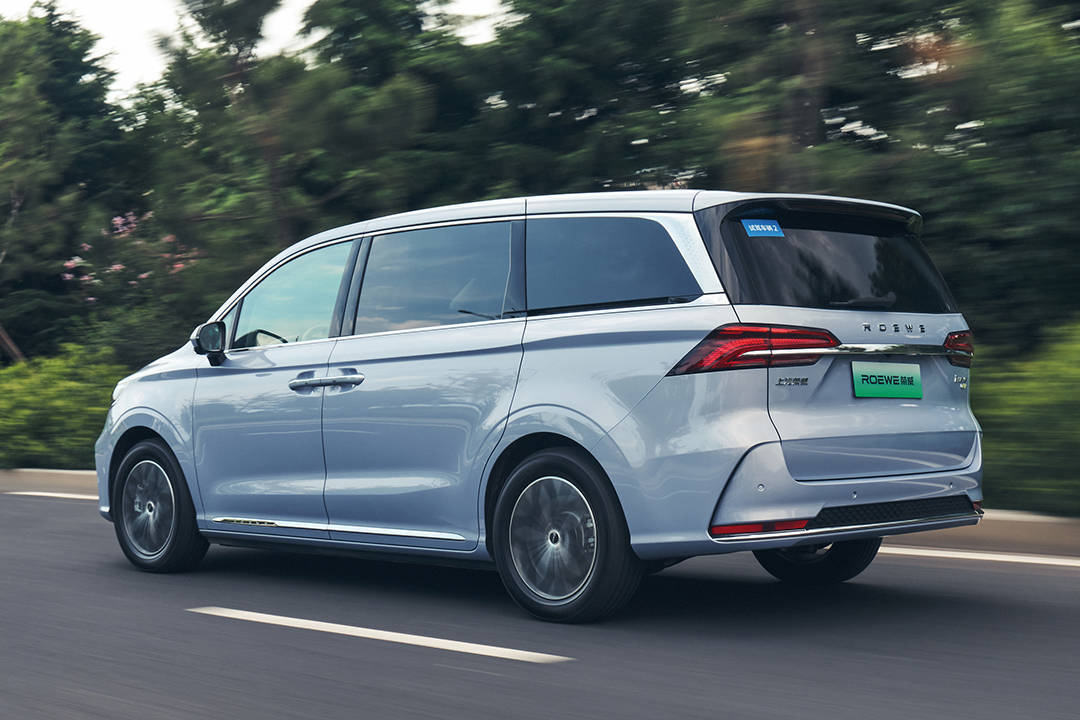 保姆车界的奢侈品?豪车般的内饰 试驾荣威imax8 ev_搜狐汽车_搜狐网