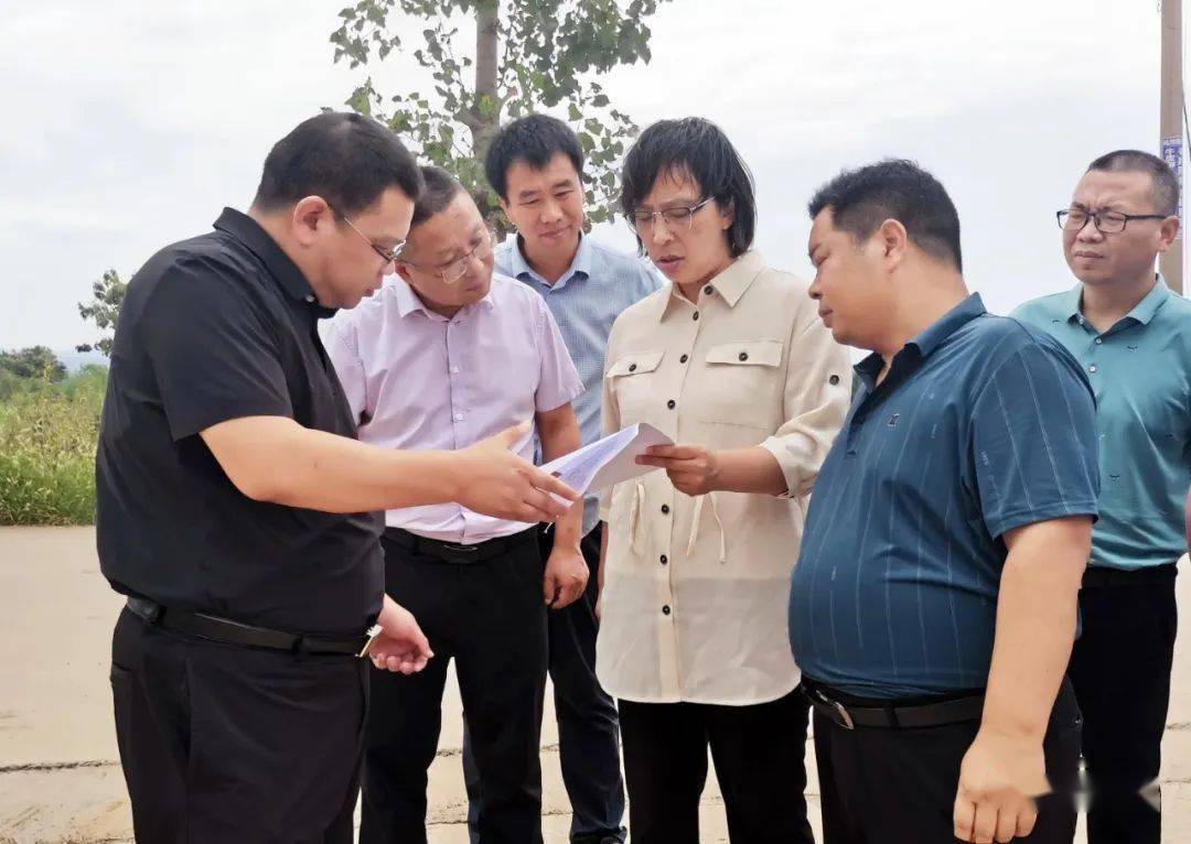 县先进制造业开发区主任鲜玉带领县农业农村局负责人,先后到洪阳镇北