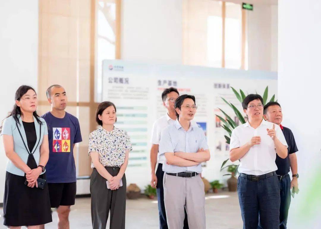 市长,民进黄冈市委会主委肖红娟,蕲春县人民政府县长陈丹参加相关活动