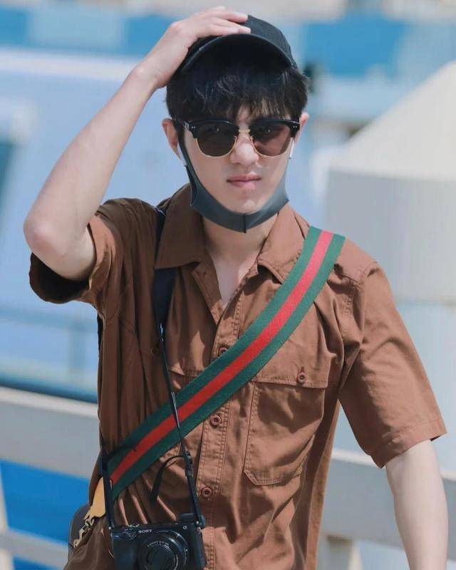 肖战为什么"妈妈粉"更多?